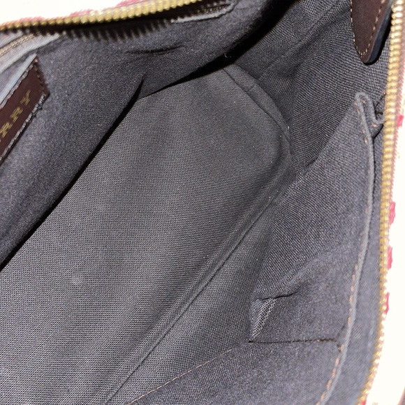 Burberry 100% Authentic tote bag excellent condition - Picture 13 of 17